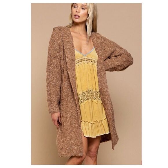 COPY - 𝅺wool Blend Chunky Boucle knit Hooded Cardigan in Caramel - Picture 4 of 15